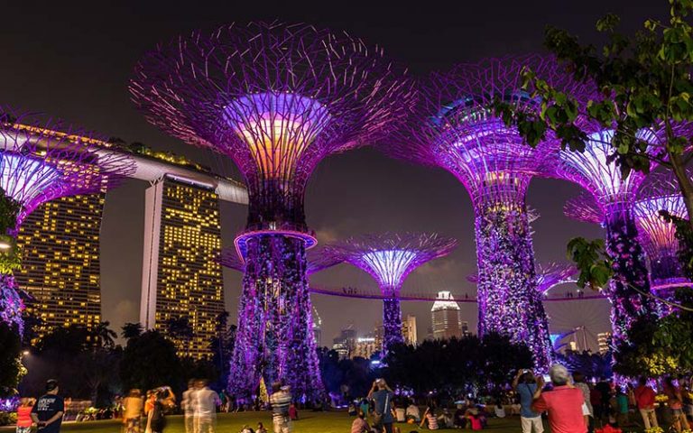 Must Visit World Famous Singapore Attraction - Merlion Park